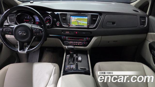 Kia Canival 2018 — photo 10