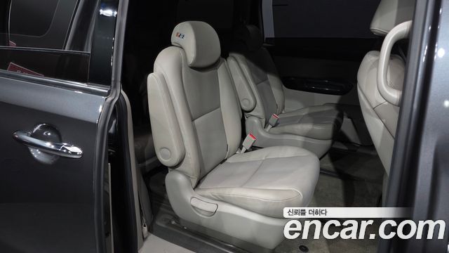 Kia Canival 2018 — photo 18