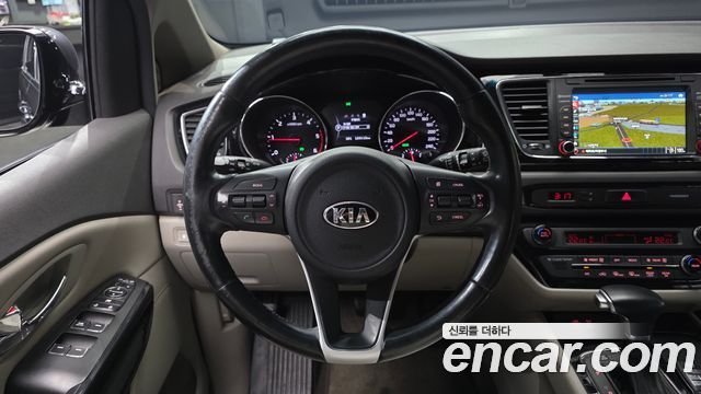 Kia Canival 2018 — photo 19