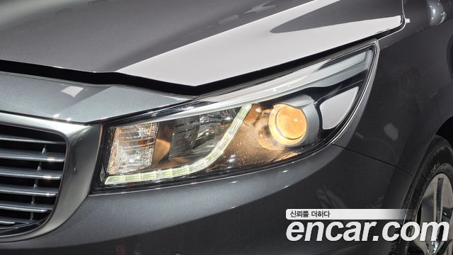 Kia Canival 2018 — photo 8