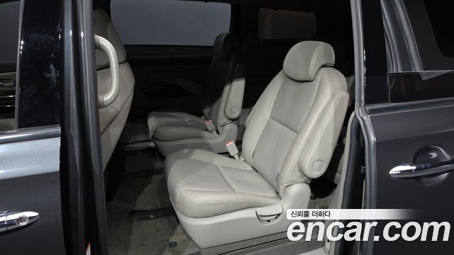 Kia Canival 2018 — photo 16