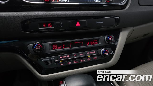 Kia Canival 2018 — photo 31