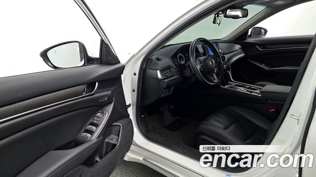 Honda Accord 2022 — photo 13