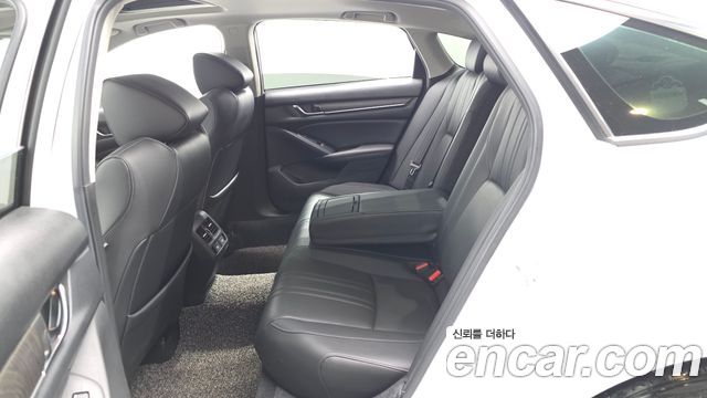 Honda Accord 2022 — photo 18