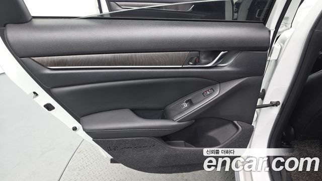 Honda Accord 2022 — photo 15