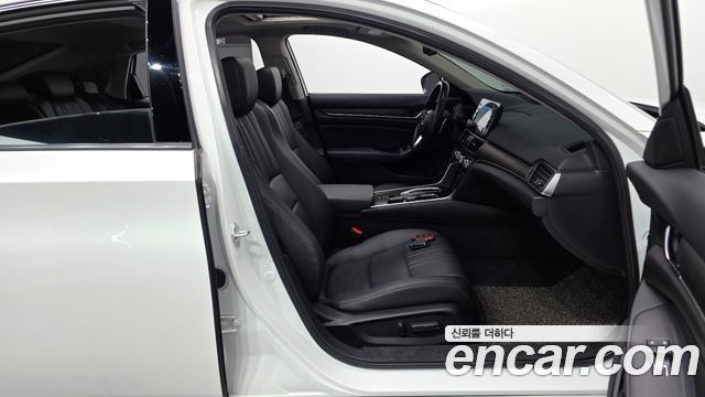 Honda Accord 2022 — photo 16