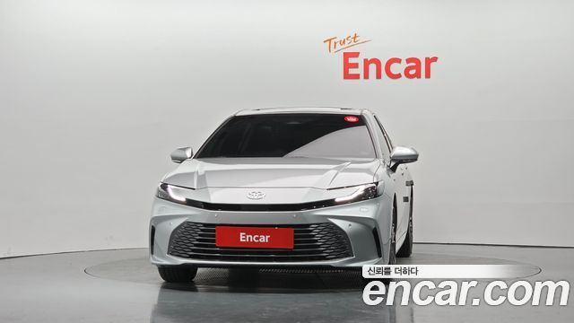 Toyota Camry 2025 — photo 3