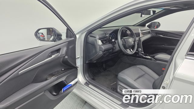 Toyota Camry 2025 — photo 13