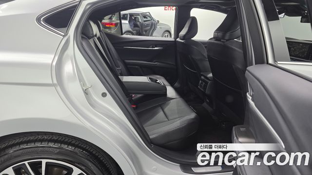 Toyota Camry 2025 — photo 17