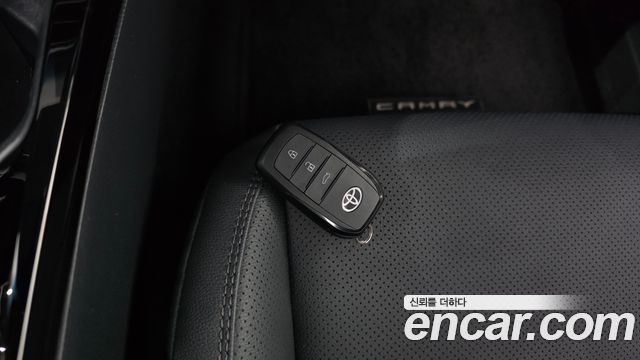 Toyota Camry 2025 — photo 22