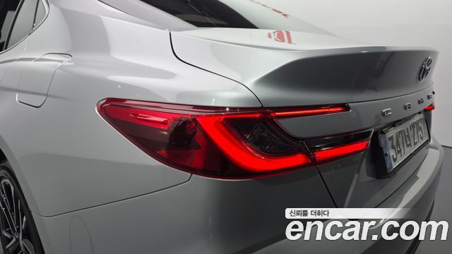 Toyota Camry 2025 — photo 9