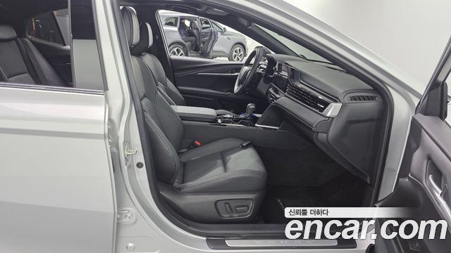 Toyota Camry 2025 — photo 16