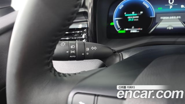 Toyota Camry 2025 — photo 30