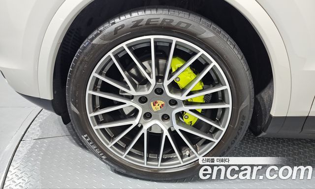 Porsche Cayenne 2020 — photo 5