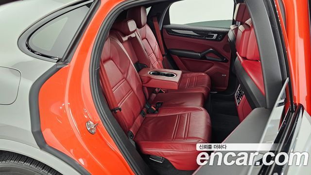 Porsche Cayenne 2020 — photo 17