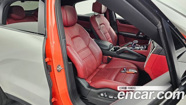 Porsche Cayenne 2020 — photo 18
