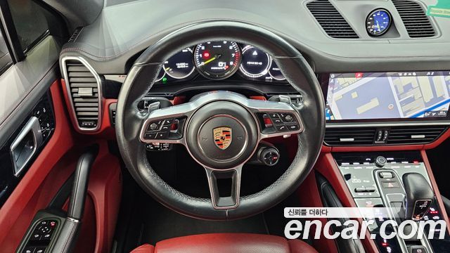 Porsche Cayenne 2020 — photo 19