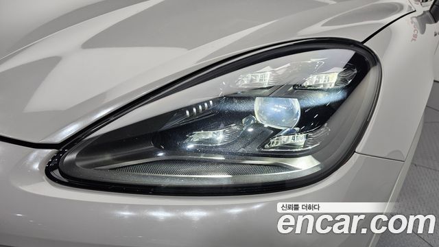 Porsche Cayenne 2020 — photo 8