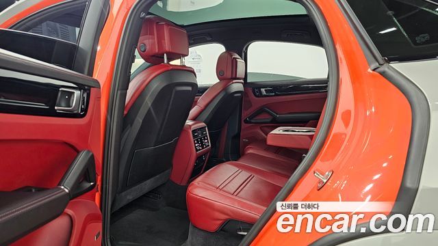 Porsche Cayenne 2020 — photo 16
