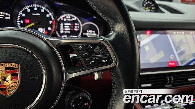 Porsche Cayenne 2020 — photo 32