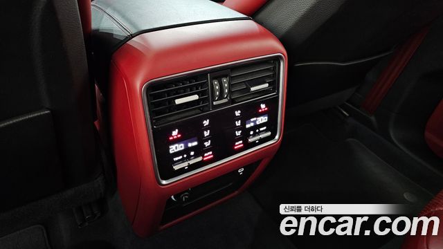 Porsche Cayenne 2020 — photo 34
