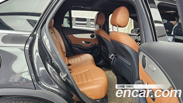 Mercedes-Benz GLC-Class 2022 — photo 18