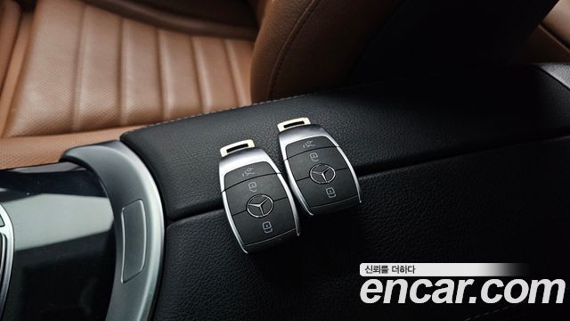 Mercedes-Benz GLC-Class 2022 — photo 21