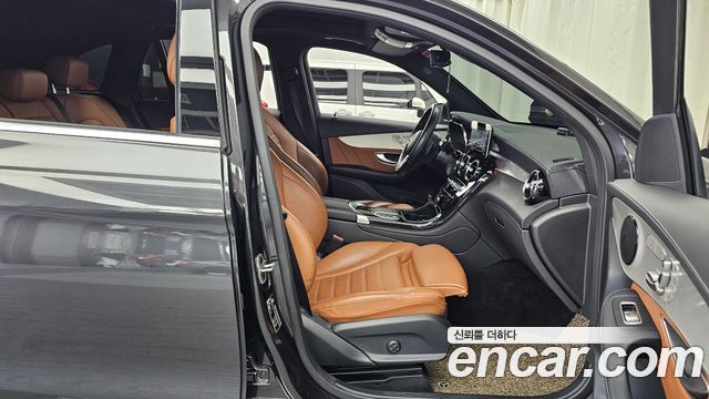 Mercedes-Benz GLC-Class 2022 — photo 16