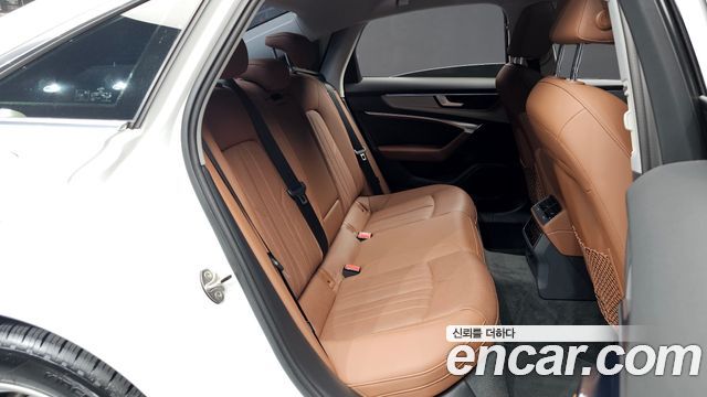 Audi A6 2020 — photo 11