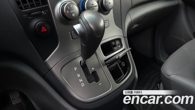 Hyundai Starex 2016 — photo 9