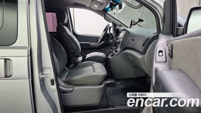 Hyundai Starex 2016 — photo 11