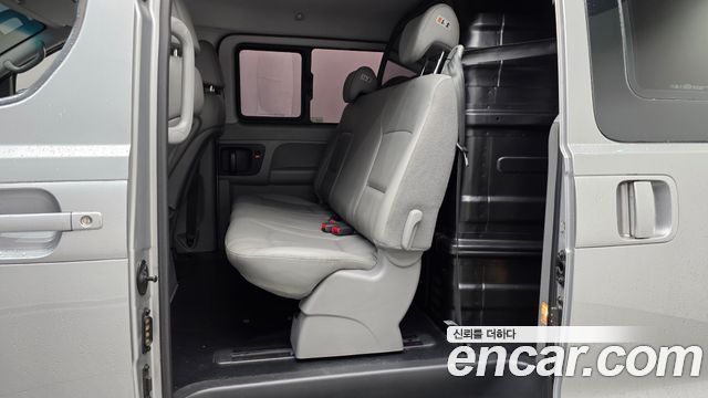 Hyundai Starex 2016 — photo 12