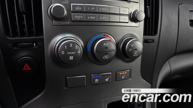 Hyundai Starex 2016 — photo 17