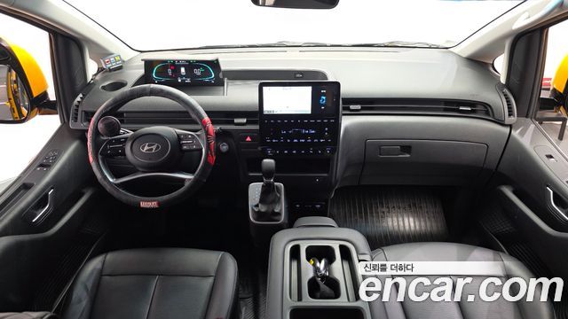 Hyundai Staria 2025 — photo 10