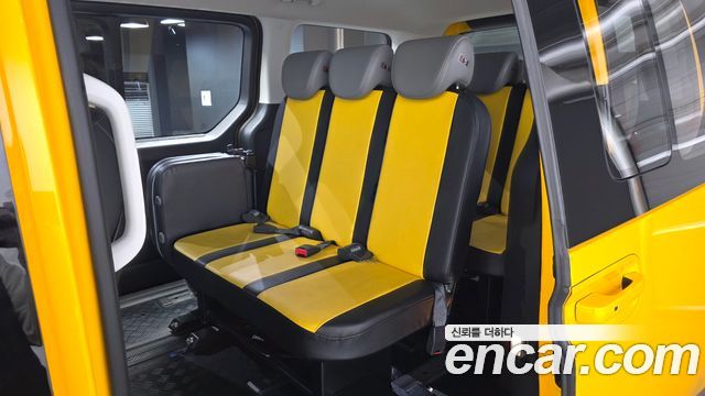 Hyundai Staria 2025 — photo 18