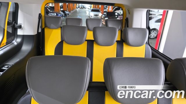 Hyundai Staria 2025 — photo 19