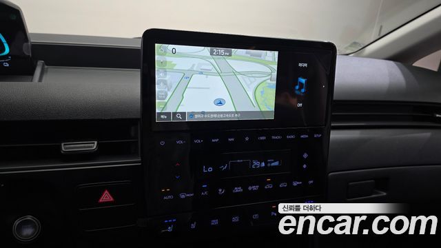 Hyundai Staria 2025 — photo 22