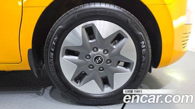 Hyundai Staria 2025 — photo 7