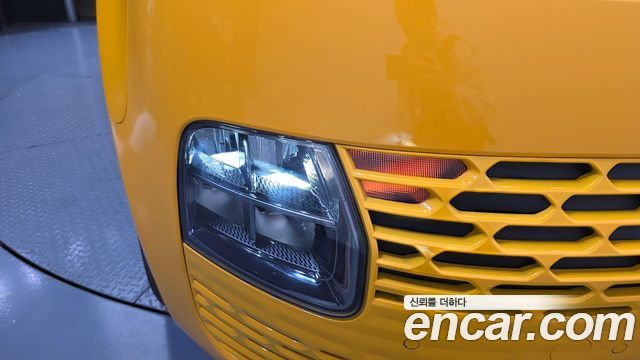 Hyundai Staria 2025 — photo 8