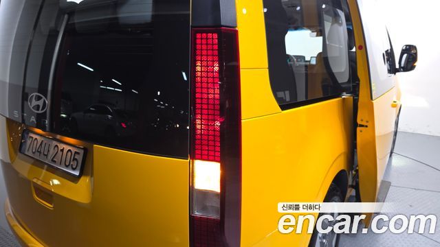 Hyundai Staria 2025 — photo 9
