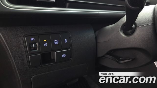 Hyundai Staria 2025 — photo 27