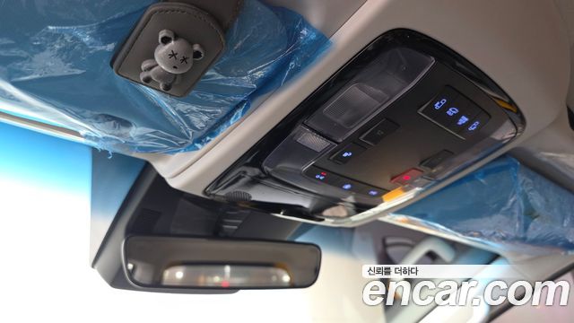 Hyundai Staria 2025 — photo 31