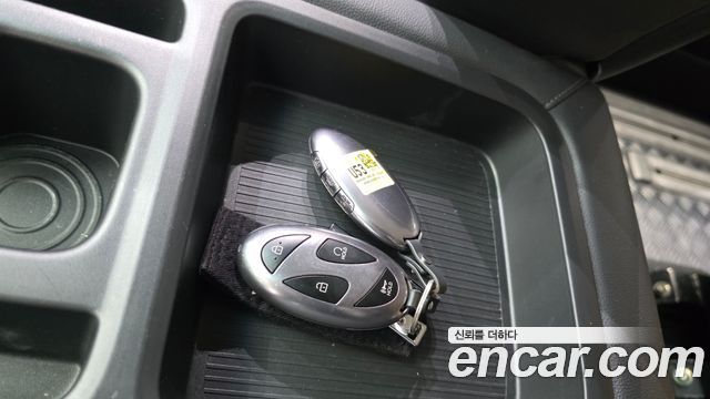 Hyundai Staria 2025 — photo 33