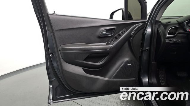 Chevrolet Korea Trax 2017 — photo 14