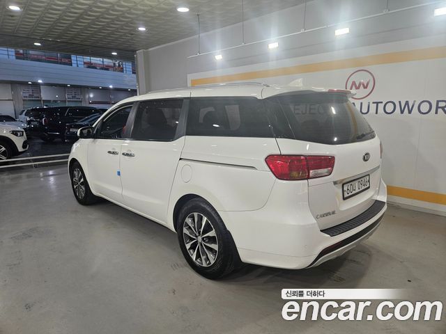 Kia Canival 2016 — photo 6