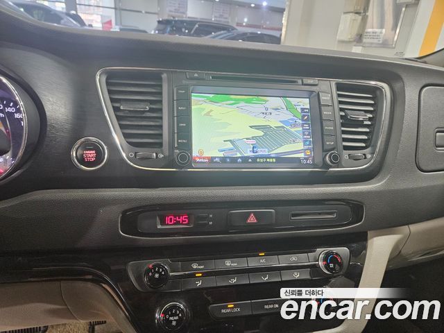 Kia Canival 2016 — photo 14
