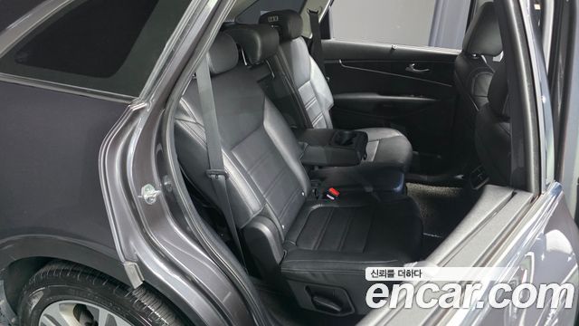 Kia Sorento 2019 — photo 27