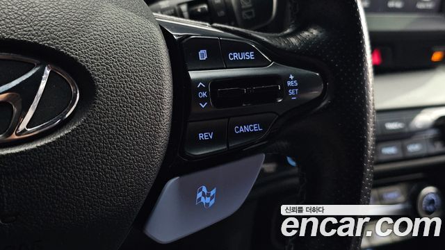 Hyundai Veloster 2019 — photo 23