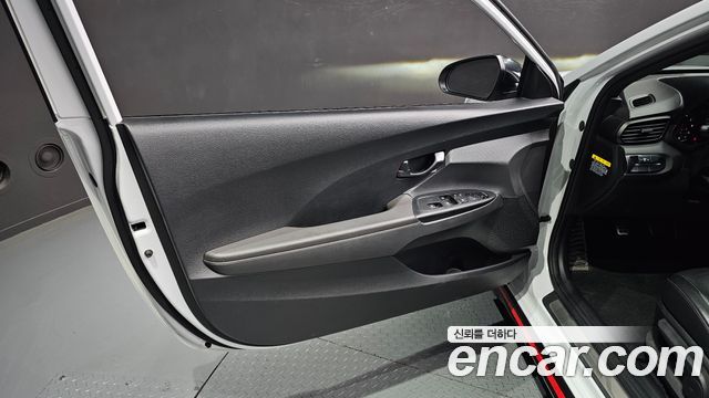 Hyundai Veloster 2019 — photo 14