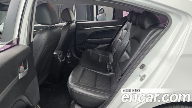 Hyundai AVANTE 2020 — photo 12